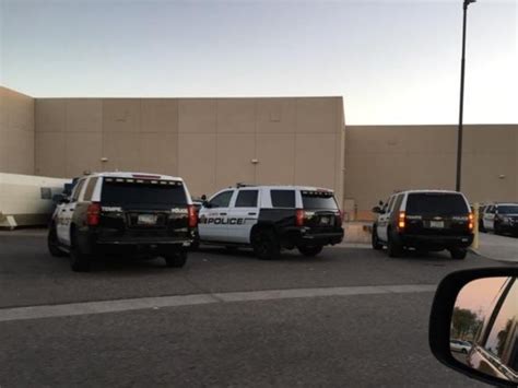 A <b>shooting</b> at a strip mall in Phoenix, Ariz. . Arizona mills shooting